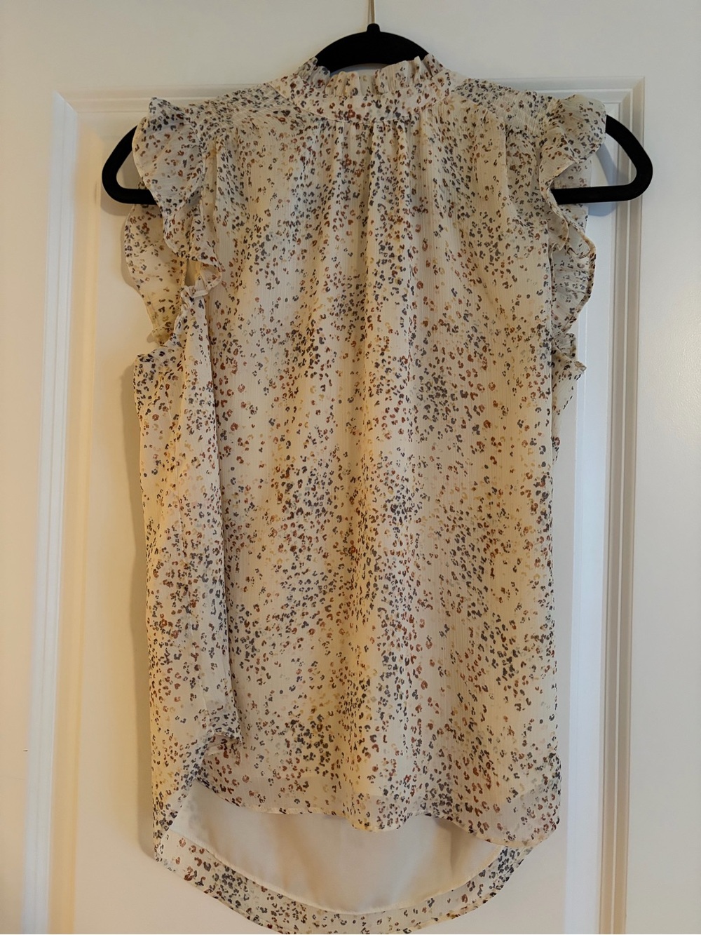 LOFT Cream Speckled Ruffle Sleeve Blouse